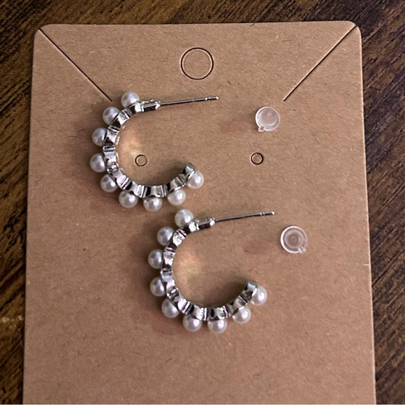 Jewelry - ❤️⭐ Silver and Pearl Half Hoop Earrings